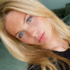 Meet your Posher, Victoria a